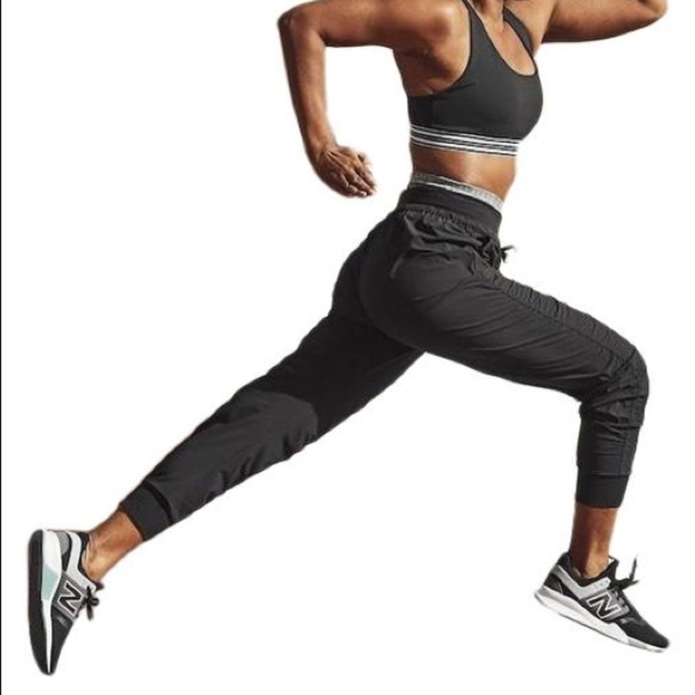 Athleta Black City Crop Jogger Pant